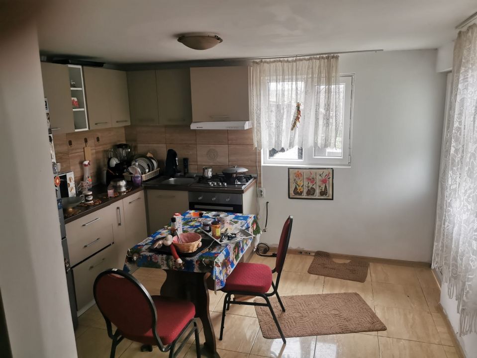 Casa de vanzare - comuna Pielesti - Poză 7