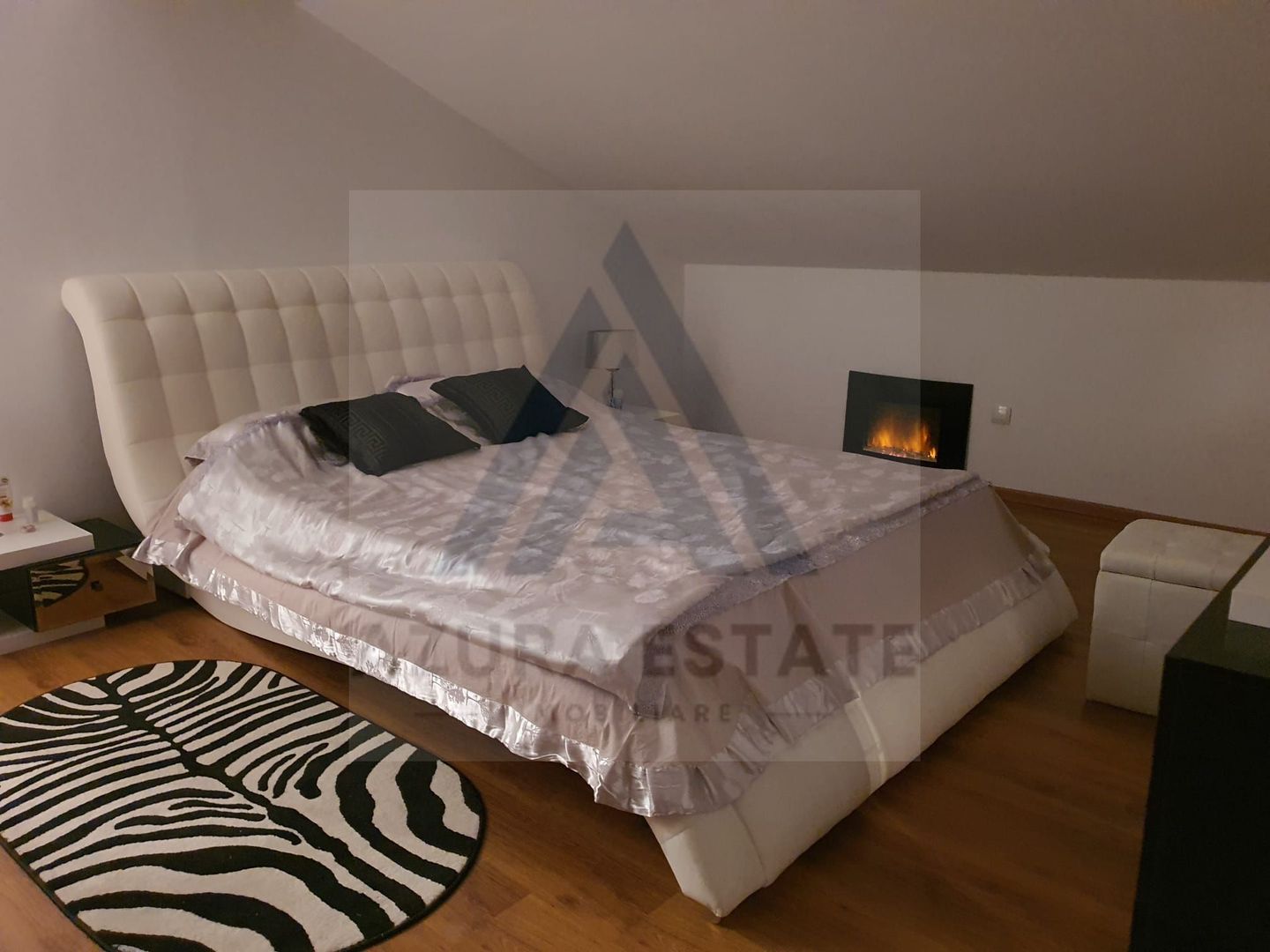 Apartament modern 4 camere 2 niveluri 100 mp utili cu lift in Strand - Poză 6