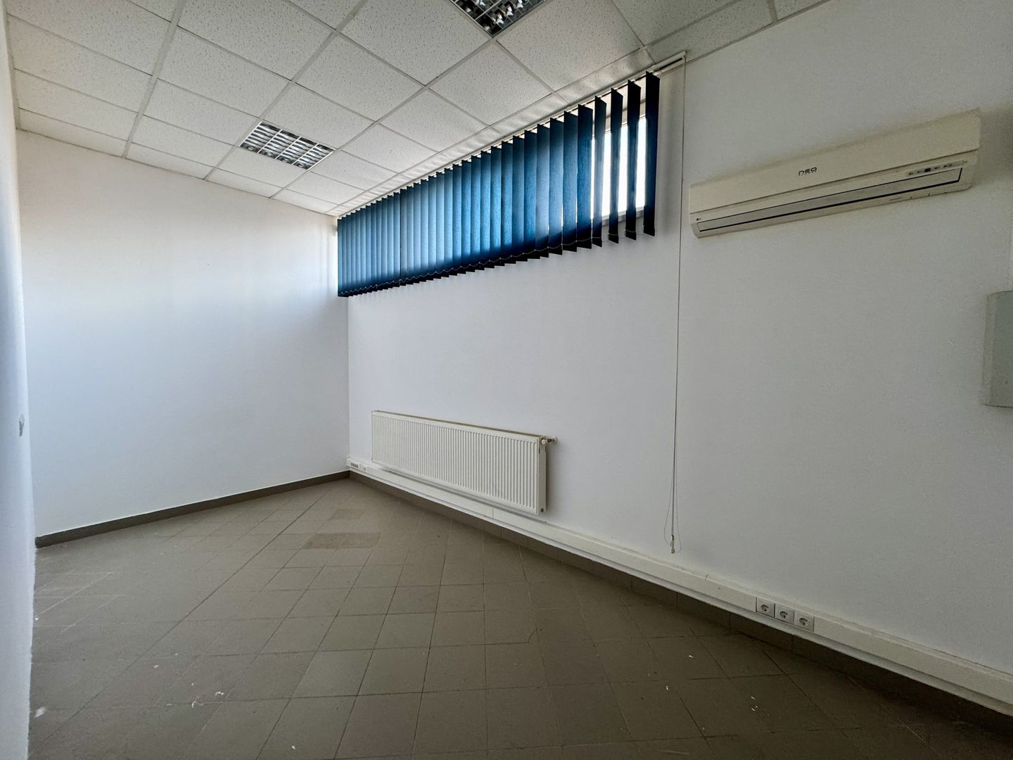 Clădire SAD de închiriat, situată la intrarea în Dumbrăvița - Poză 35