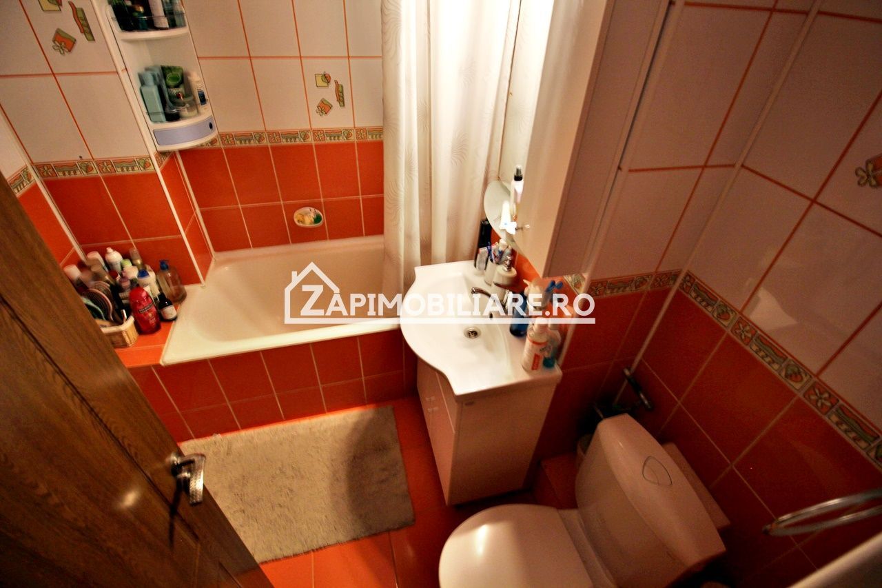 Apartament 3 camere,2 bai,pivnită,70mp,cartier Tudor,mobilat - Poză 5