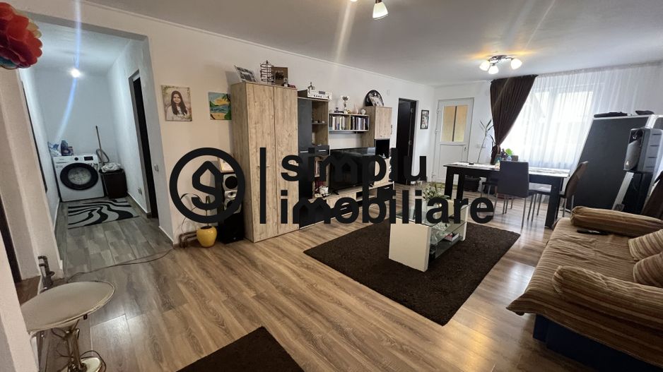 Casa 1 Mai Vis-a-vis de spitalul Nr.1 - Poză 1