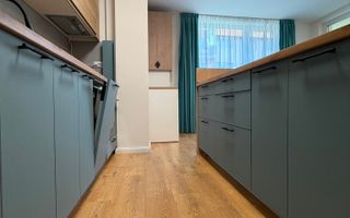 Apartament 3 camere, 2 bai, balcon, etaj intermediar, parcare - Poză 5