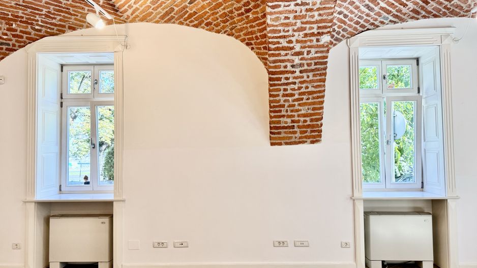 Spatiu birou in cladire istorica restaurata - Poză 11