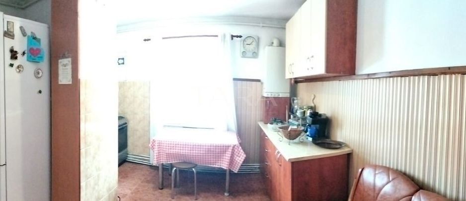 Apartament 3 camere, in zona centrala a localitatii - Poză 5