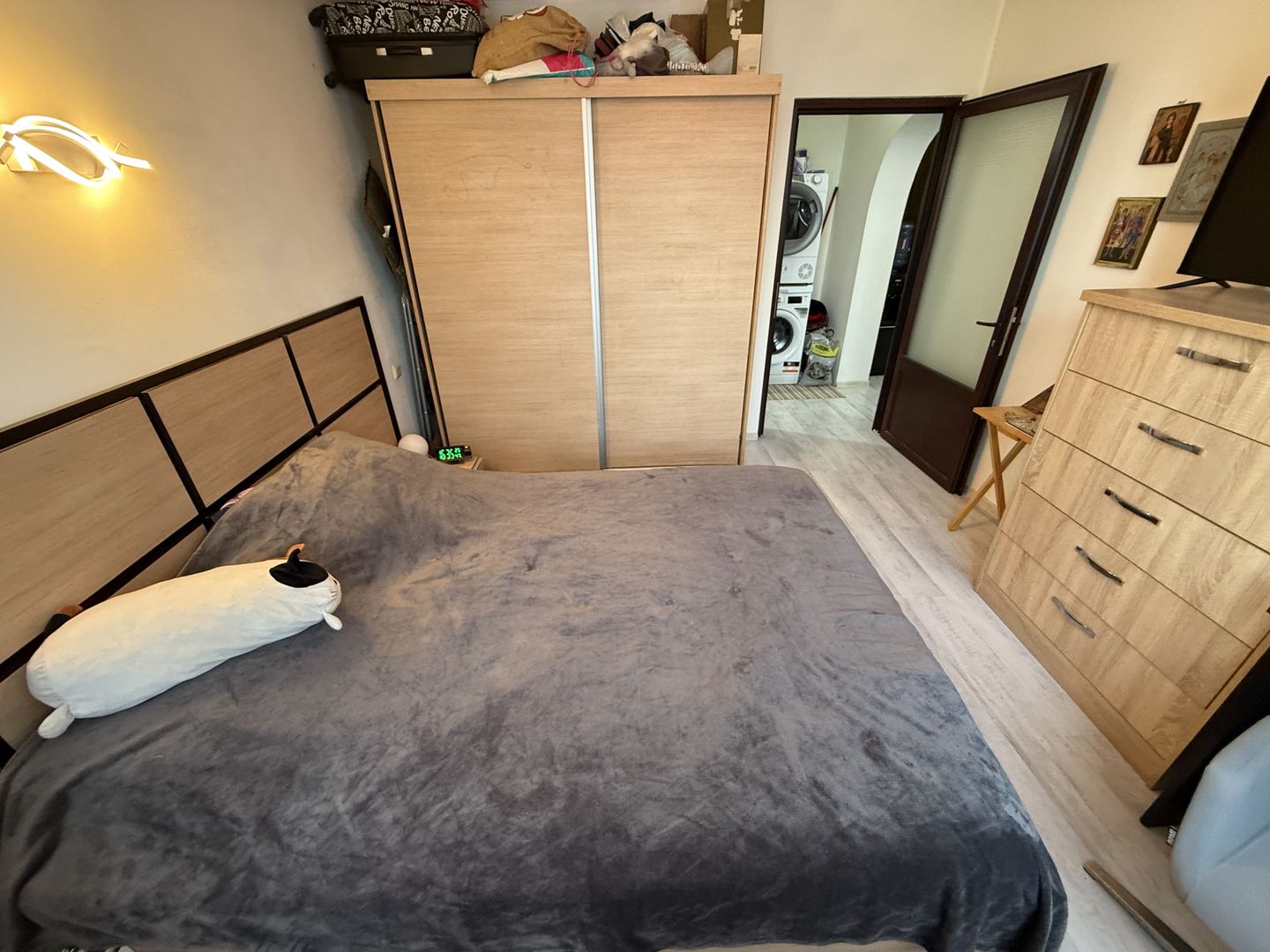 Apartament 3 cam modern complet renovat - mobilat Campina- central - Poză 6