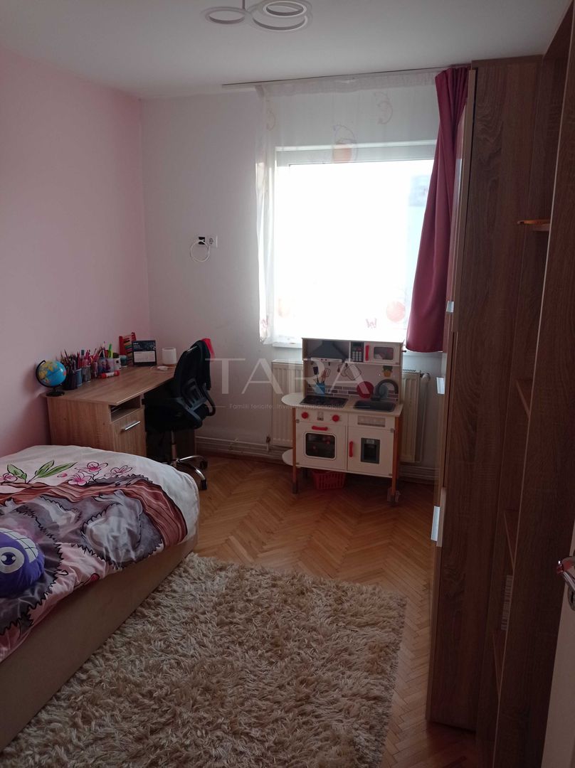 Apartament spațios cu 3 camere semidecomandat, în zona Calea Florești. - Poză 4