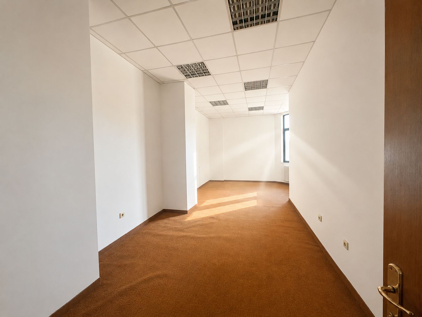 Spațiu de birouri zona centrala - langa primarie - Poză 14