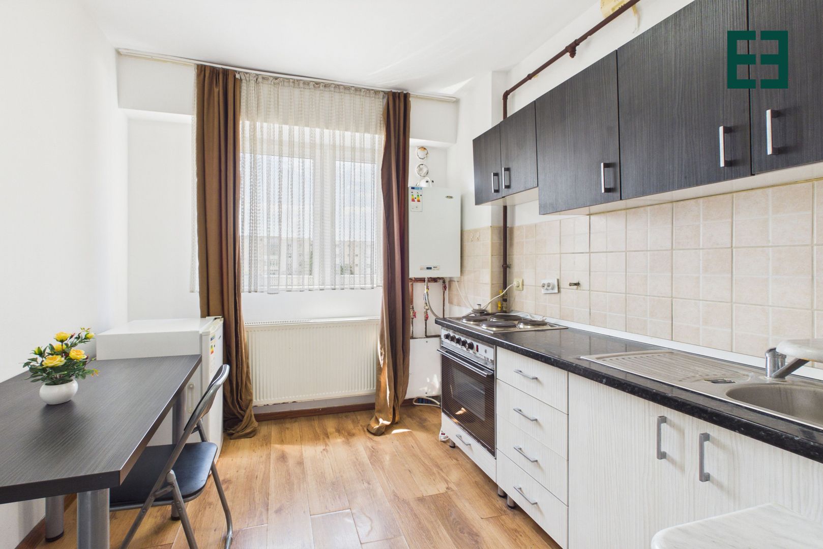 De închiriat - Apartament cu 2 camere -  Zona Confecții - Arad - Poză 3
