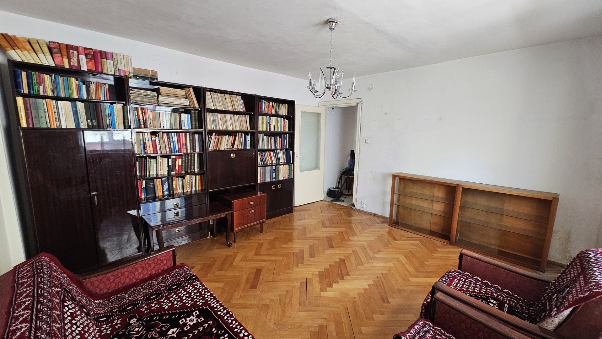 Etaj intermediar | 3 camere | 66 mp + balcon | Zona Spitalul Județean - Poză 11