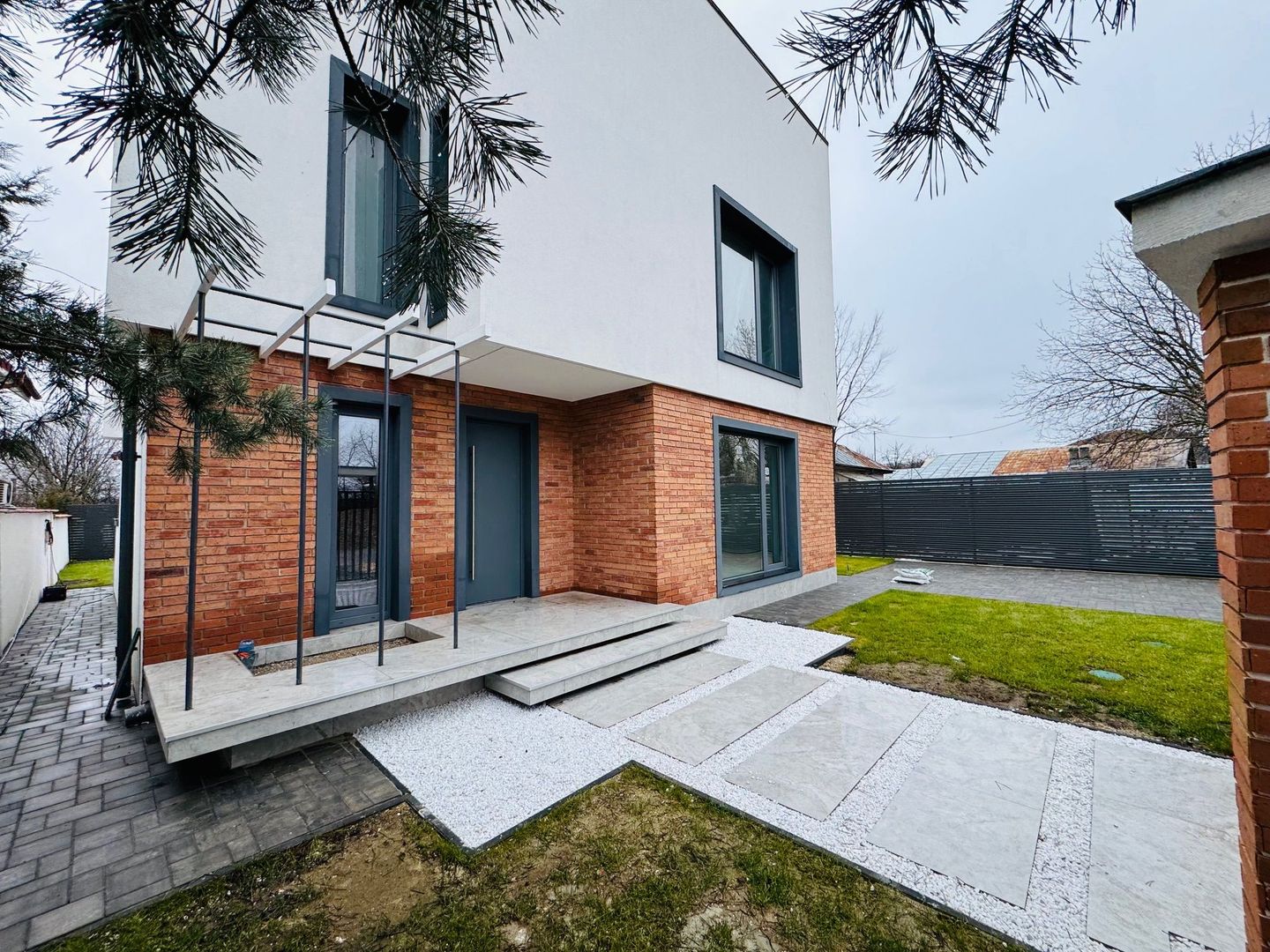 Vila de vânzare în Tunari - Zona ideală pentru tine! - Poză 2