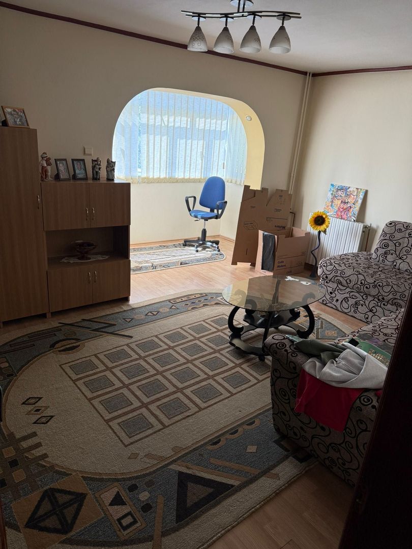 Apartament 3 camere Decomandat Rovine etaj 2/4 - Poză 1