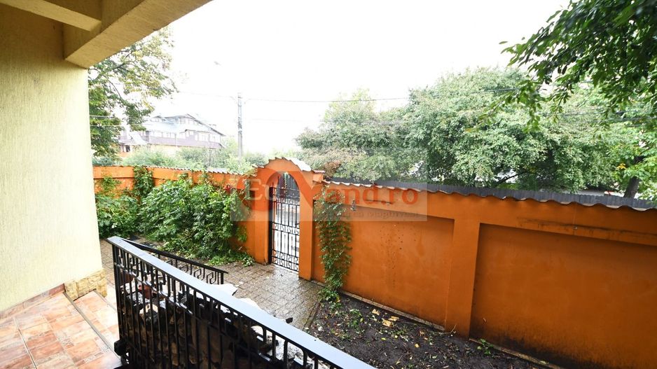 Vila spatioasa, pretabil pentru locuit/clinica, zona Micro 17 – Galati - Poză 43