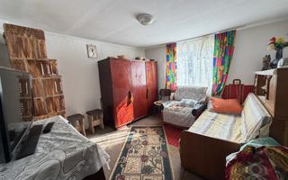 Casa Batraneasca la 8 km de Topoloveni - Poză 18