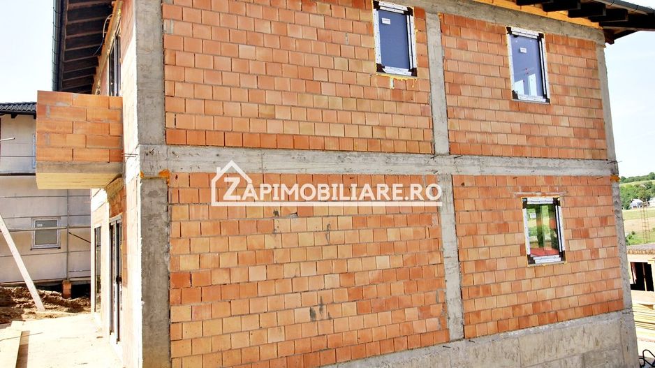 Casa  4 camere,2 bai,136 mp, 550 mp teren zona Corunca - Poză 8