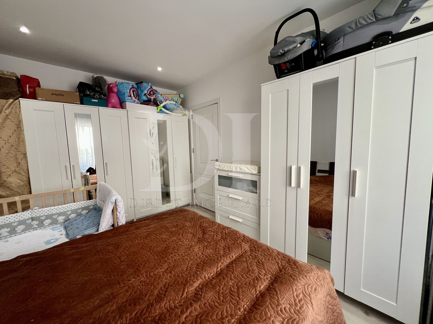 Apartament cu doua camere / Curte / Parcare - Poză 9