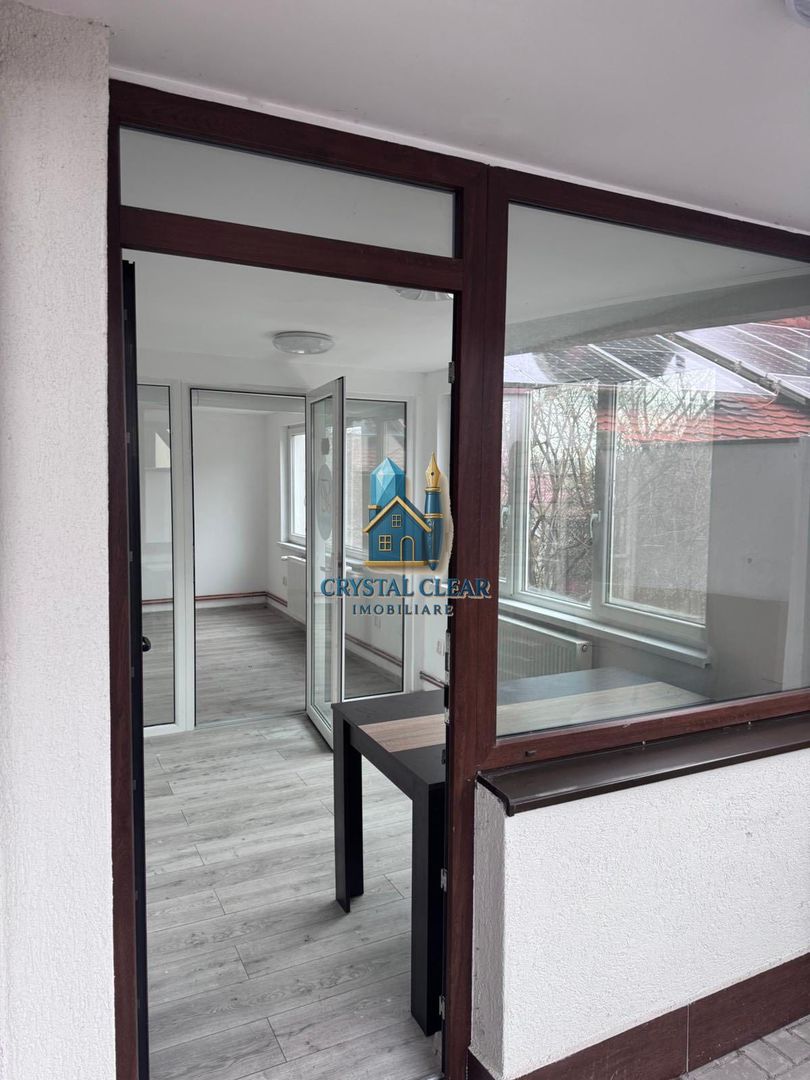 Casă pe 3 nivele, cu 13 camere-zonă centrală, str. Mihail Kogălniceanu - Poză 20