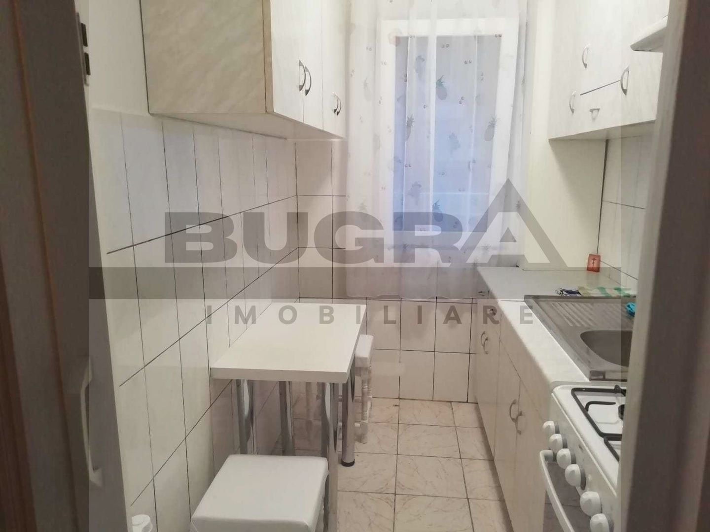 Apartament de 2 camere, 38mp, zona Parang - Poză 1