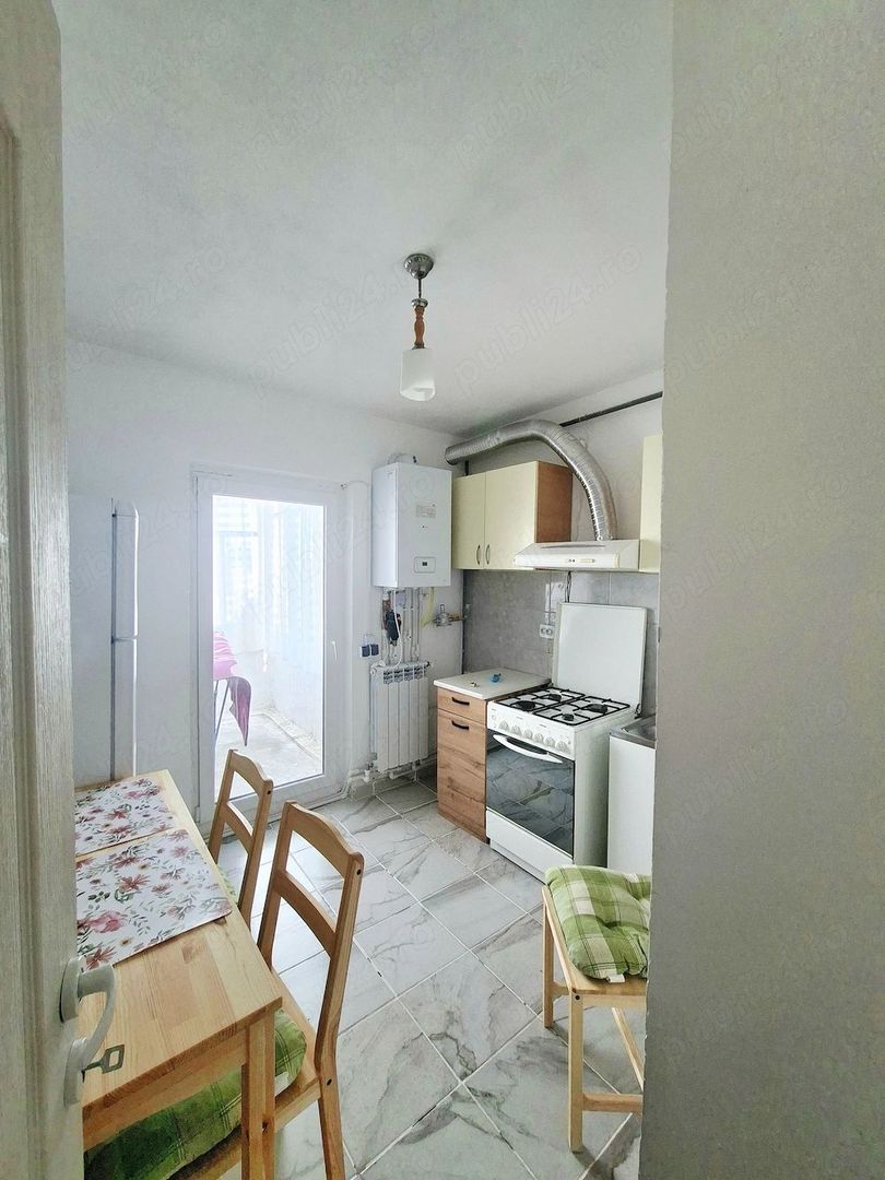 De inchiriat apartament 2 camere, Piața Centrală, et. 4, renovat, 450 eur - Poză 8