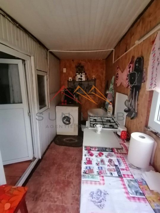 Casa rustica 3 camere, 4000 mp teren, cabana din lemn, pomi fructiferi - Poză 19