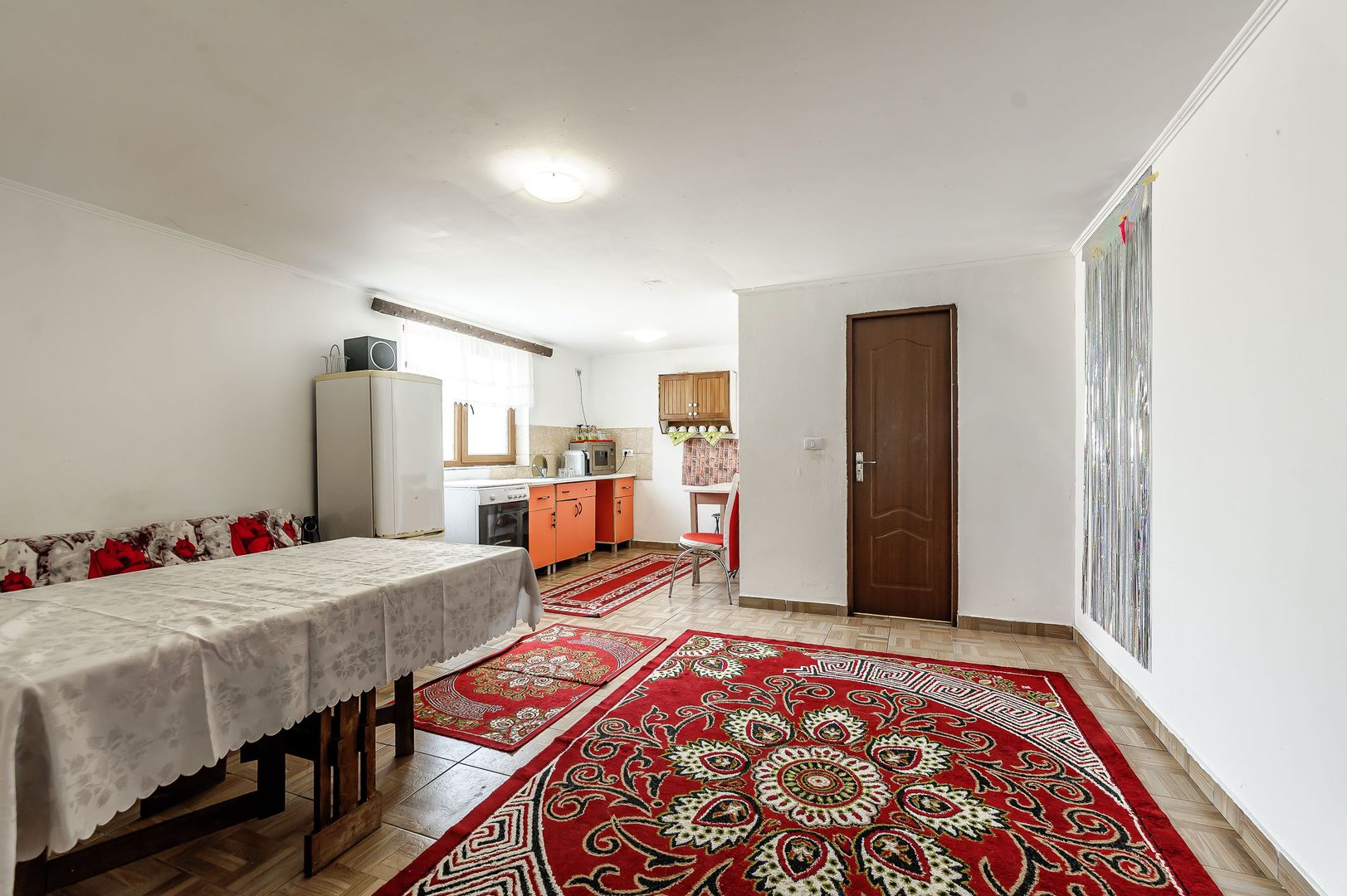 Casă cu 2 corpuri de clădire în Pecica, Arad. - Poză 17