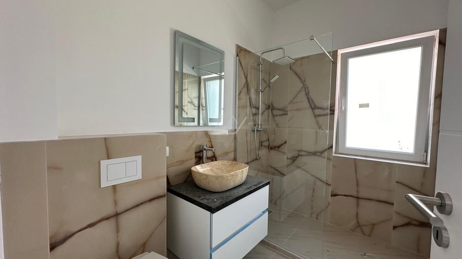 Bloc la asfalt. Gradina 15 mp. Loc de parcare. - Poză 3