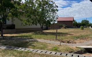Teren intravilan de vanzare in Marghita – 800 mp, 2 fronturi stradale - Poză 2