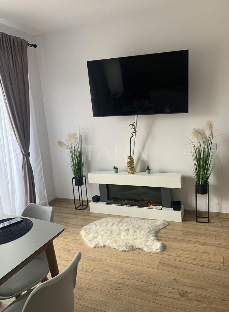 Apartament 2 camere, ultimul etaj, panoramă superbă,  balcon 10 mp - Poză 2