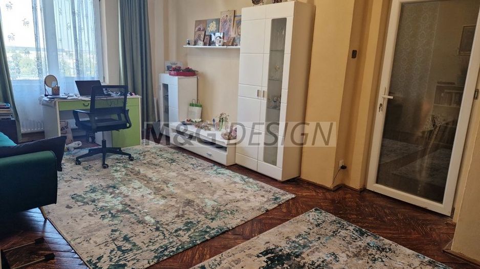 Apartament 4 camere cu scara interioara - Poză 2