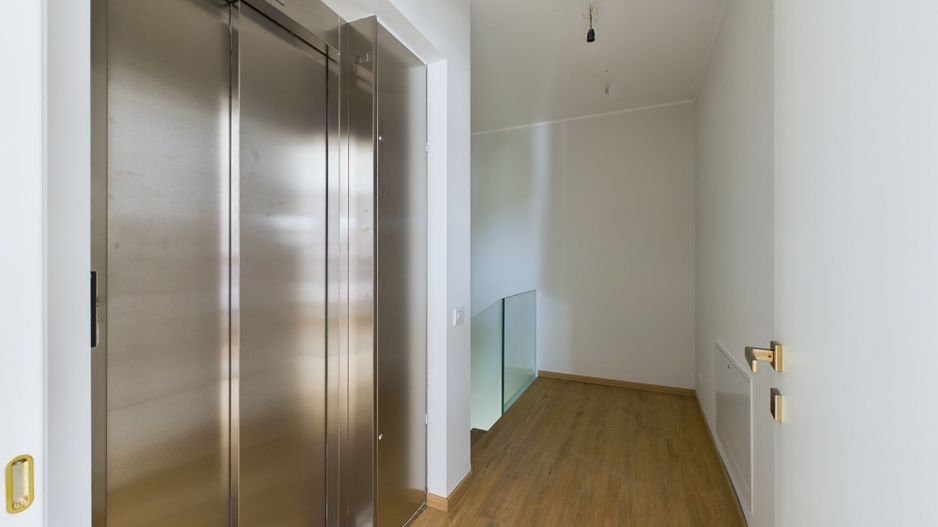 Vila Duplex 3 dormitoare cu garaj zona Școala Americană - Poză 8