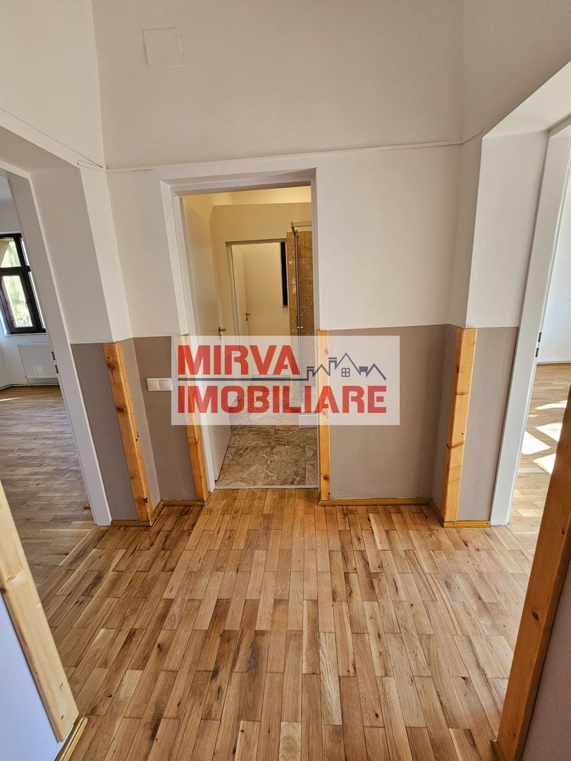 2 Vile Interbelice | Zonă Centrală | Renovate Integral 2024 - Poză 12