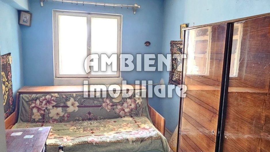 Apartament cu 4 camere, etaj 3, nerenovat, zona ULTRACENTRALA; - Poză 6