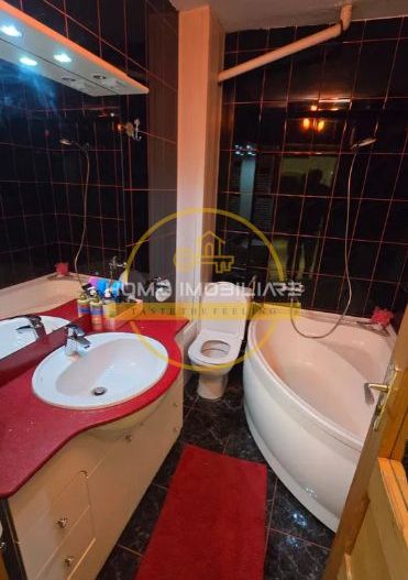 Etaj 1 Apartament 3Camere-Decomandat-80mp 2Bai+Boxa -Rond Vechi! - Poză 8