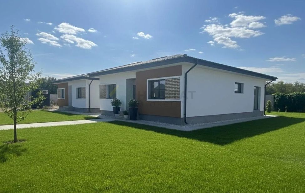 Casa 4 camere pe parter-Tunari | Teren 400 mp - Poză 3