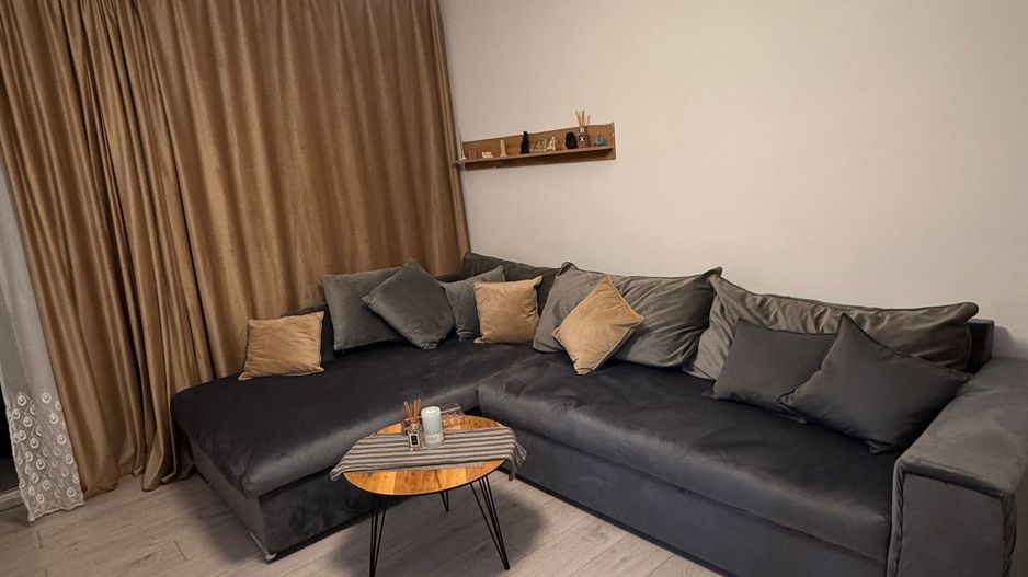 Apartament modern cu doua camere decomandat si loc de parcare, piata Progresul - Poză 1