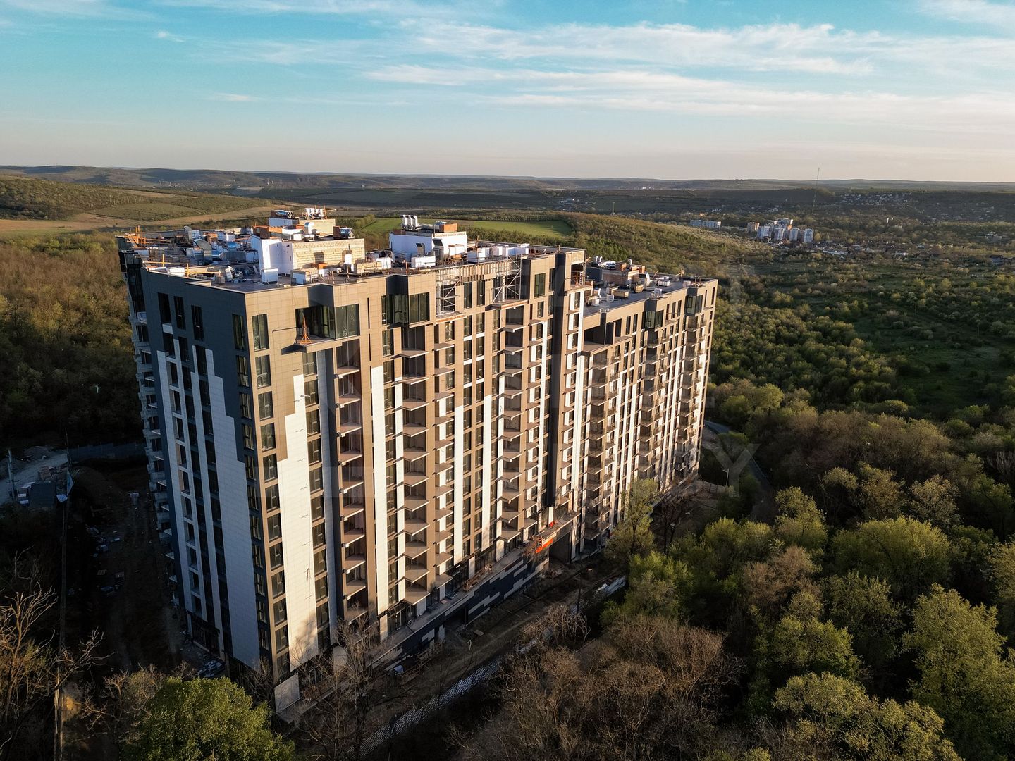 Vânzare, apartament, 2 dormitoare și living cu priveliște panoramică ! - Poză 5