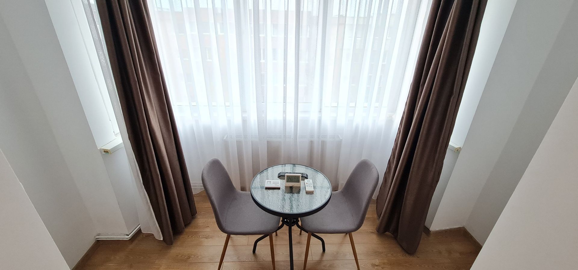 Apartament decomandat 2 camere cartier Tractorul mobilat utilat - Poză 10