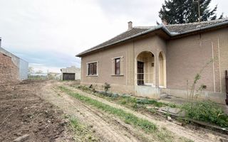 Proprietate cu 2 case | Teren 546 mp | Str. Albinelor Nr.18 - Carei - Poză 2