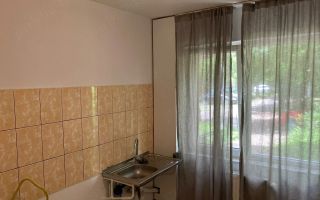 Apartament 2 camere, zona Ciurchi, Iași – renovat, mobilat, utilat - Poză 1