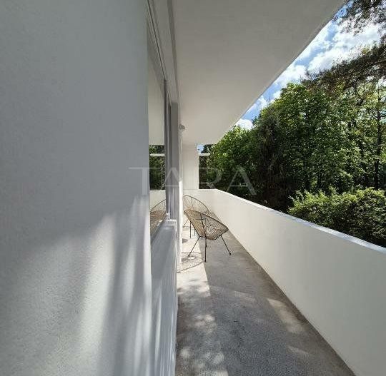 Apartament renovat, balcon mare, zonă verde liniștită, Iulius Mall. - Poză 9