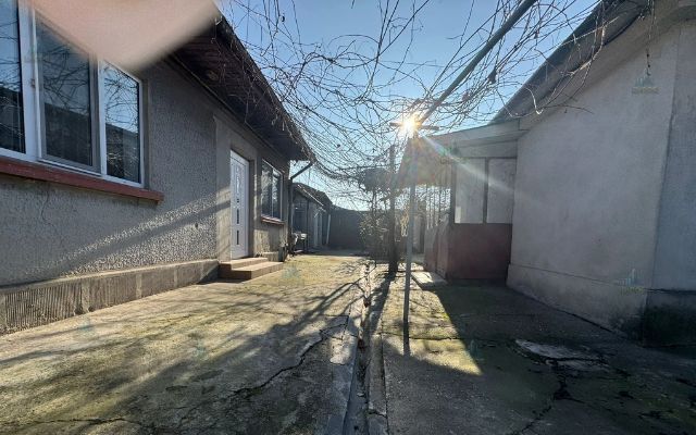 De Vânzare - Casă, Strada Griviței - Poză 1