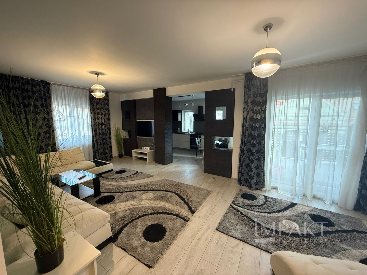 Apartament cu 3 Camere superb de inchiriat , zona Centrală - Poză 1