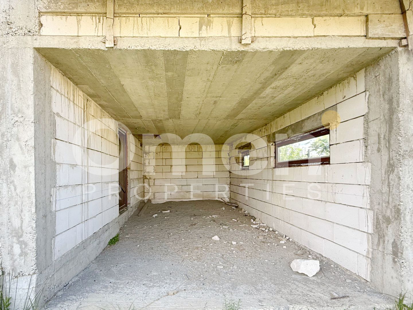 Casă cu potențial imens P+M, teren 7,91 ari, zonă liniștită, Ocna Șugatag. - Poză 6