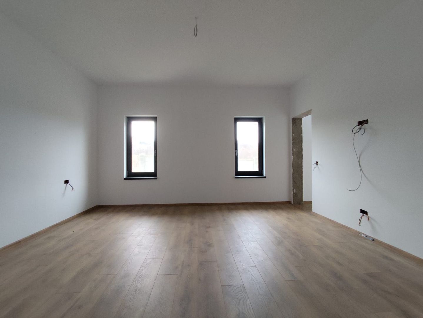 Casa noua de vanzare, nivel parter, living generos si 3 dormitoare - Poză 10