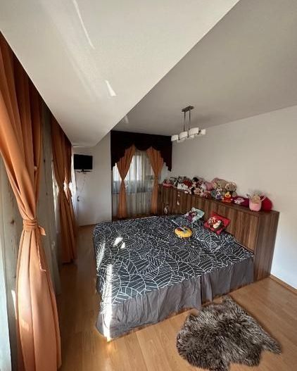 De inchiriat apartament cu 2 camere Complex Privilege, etaj1/13, 400 E - Poză 1