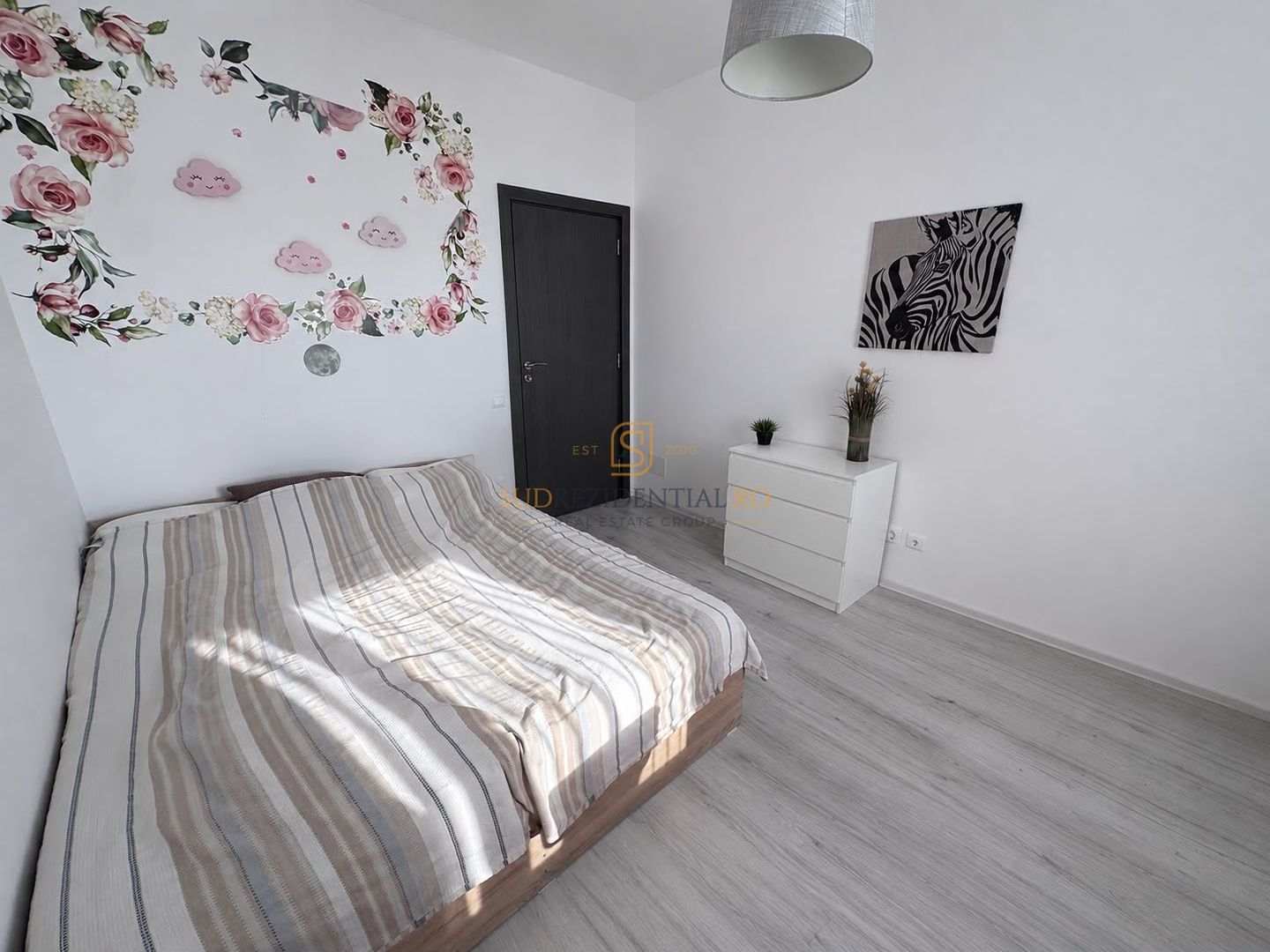 Apartament 2 camere de vanzare, decomandat, acces facil la metrou - Poză 4