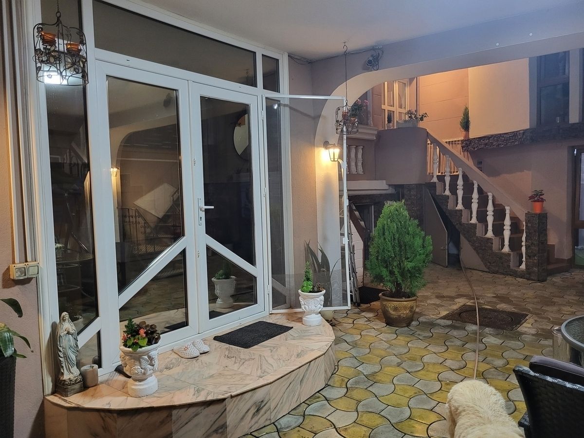 Bulevardul Ferdinand || Vila Lux 7 Camere  || Curte Terasa || 5 locuri parcare - Poză 1