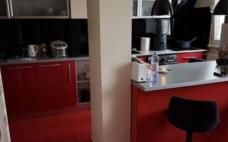 Apartament spațios în vilă | Piața Muncii | Curte proprie & garaj - Poză 4