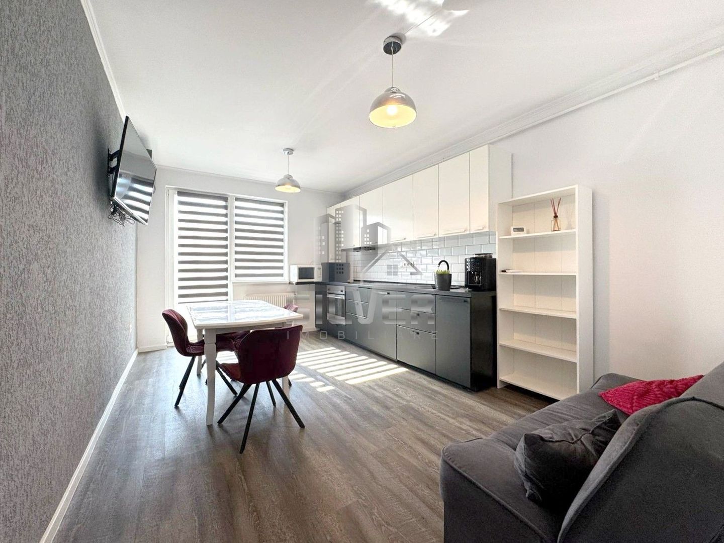 Apartament cu 2 camere/parcare/zona Eroilor. - Poză 1