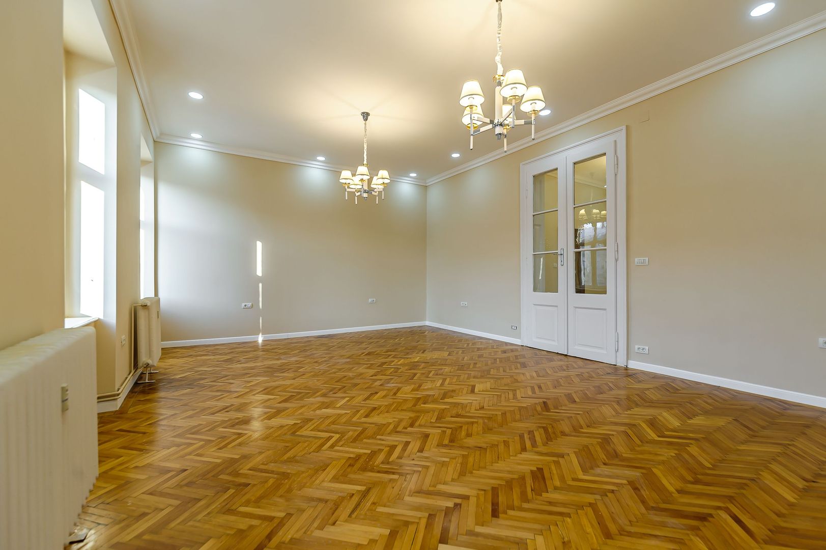 Spațiu ultracentral clasic și renovat - Poză 3