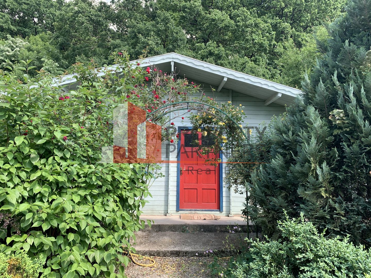 English garden, Sabareni padurea Cereanca - Poză 1